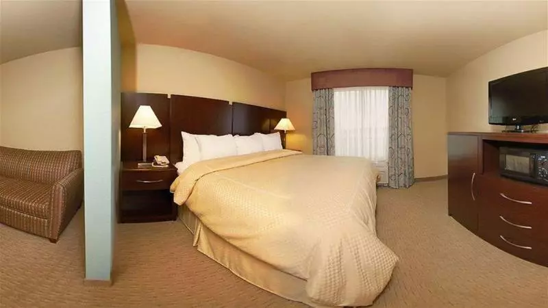 هتل Comfort Suites Near Hot Springs Park