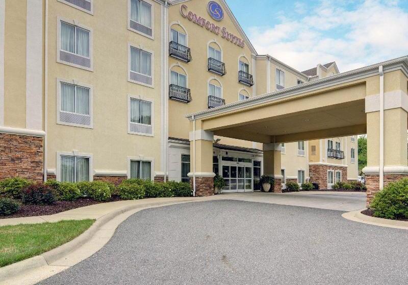 호텔 Comfort Suites Near Hot Springs Park