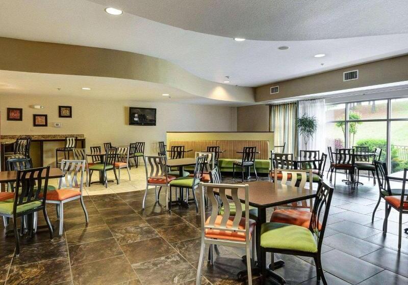 호텔 Comfort Suites Near Hot Springs Park