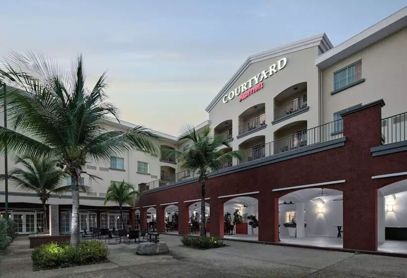 هتل Courtyard By Marriott Bridgetown, Barbados