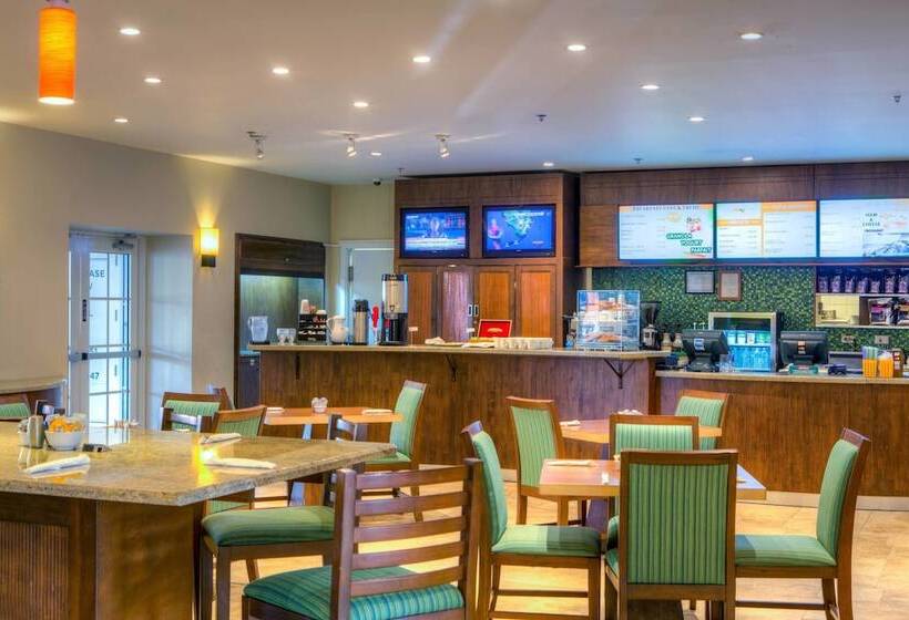 هتل Courtyard By Marriott Bridgetown, Barbados