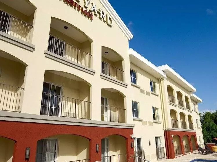 هتل Courtyard By Marriott Bridgetown, Barbados