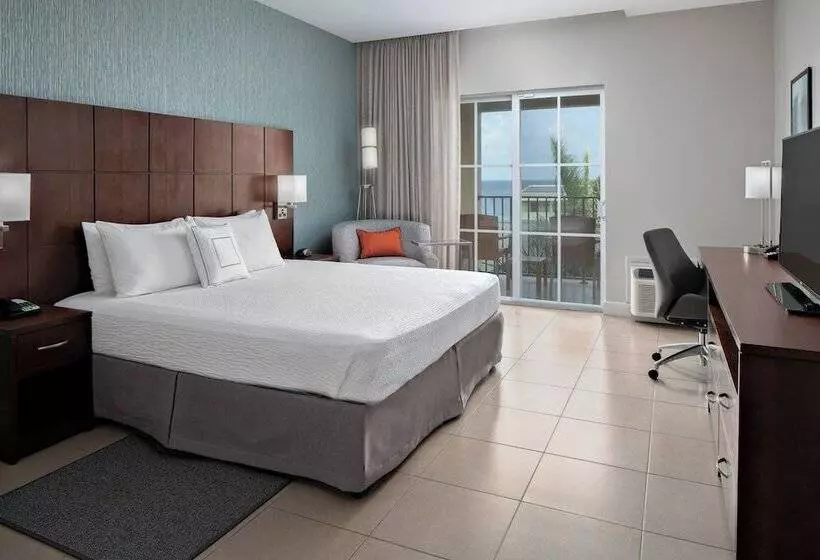 هتل Courtyard By Marriott Bridgetown, Barbados