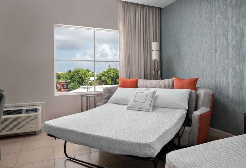 هتل Courtyard By Marriott Bridgetown, Barbados