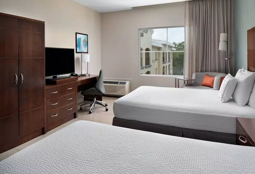 هتل Courtyard By Marriott Bridgetown, Barbados
