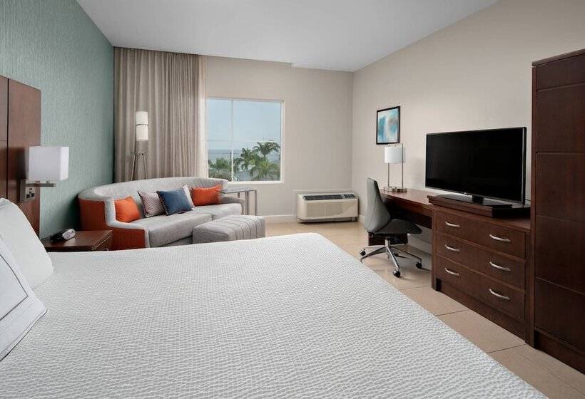 هتل Courtyard By Marriott Bridgetown, Barbados