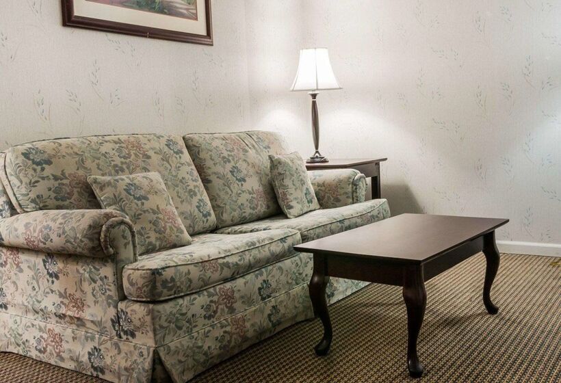 فندق Econo Lodge & Suites