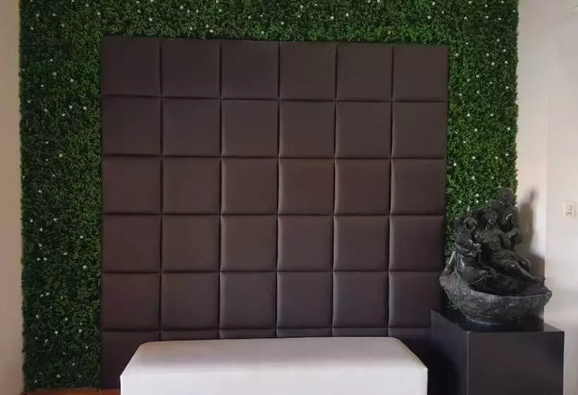 هتل El Cason And Suites