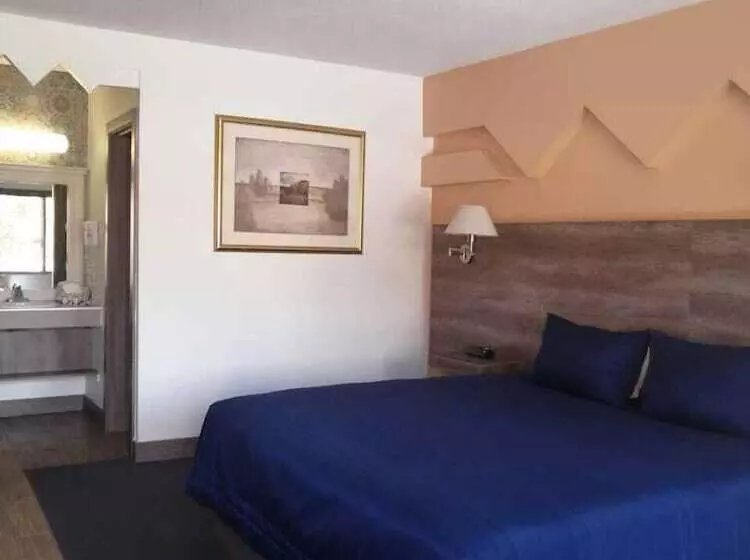 هتل El Cason And Suites