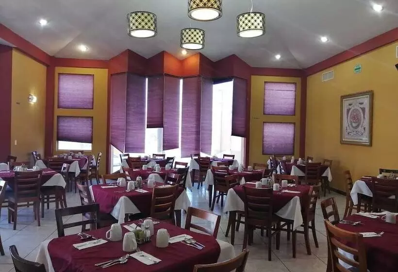 هتل El Cason And Suites