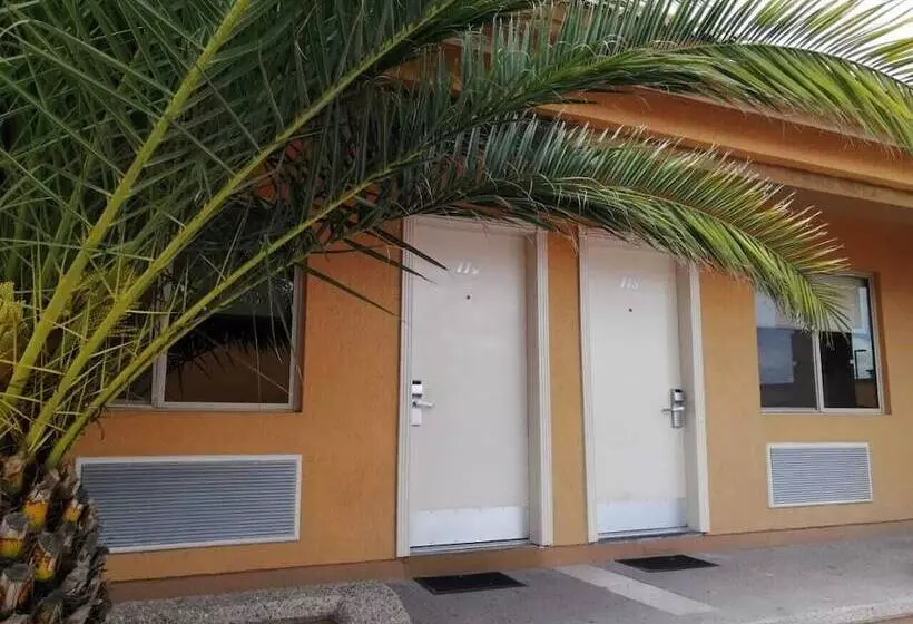 هتل El Cason And Suites