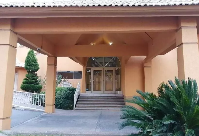 هتل El Cason And Suites