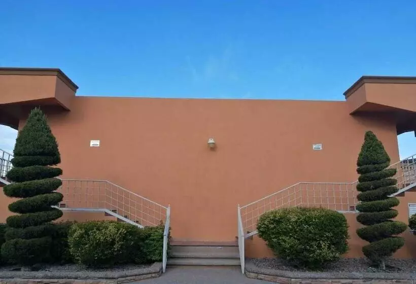 هتل El Cason And Suites