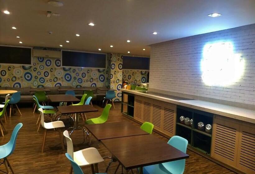 Отель Golden Tower Express Araraquara By Fênix Hotéis