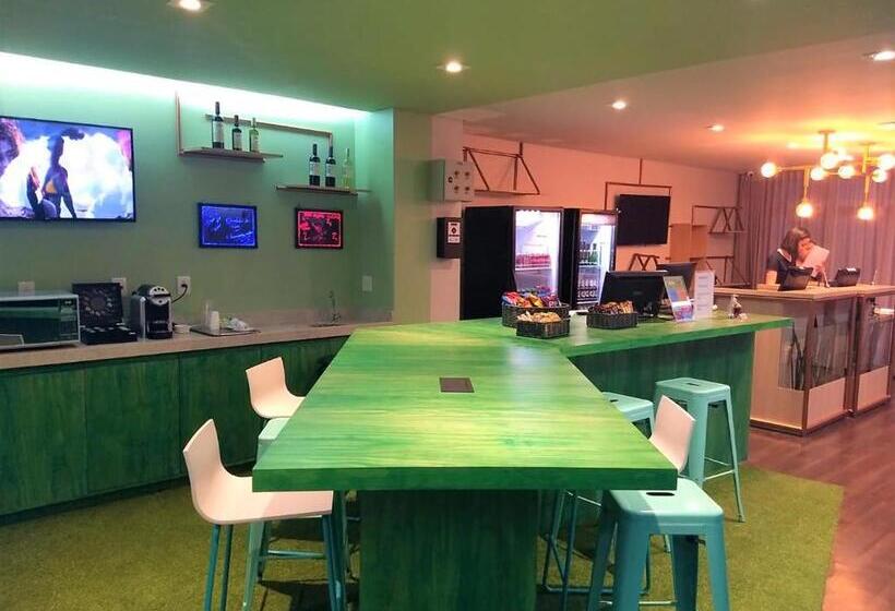 Отель Golden Tower Express Araraquara By Fênix Hotéis