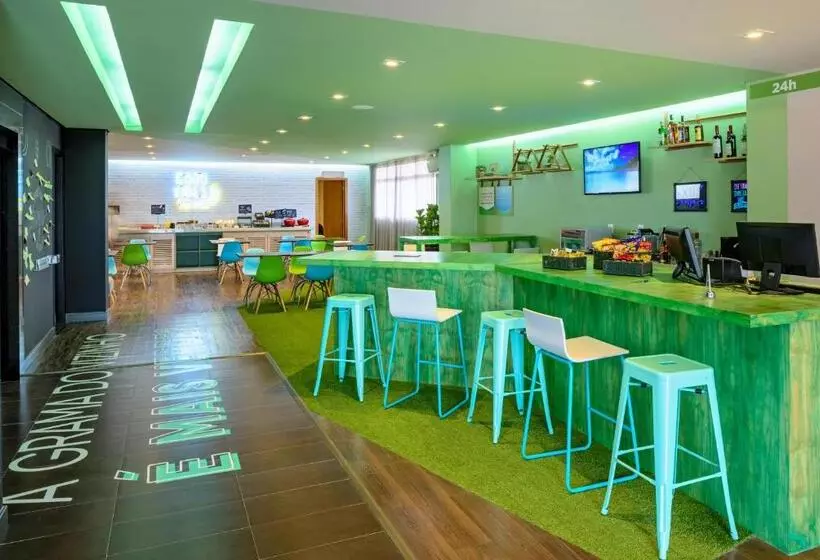 Отель Golden Tower Express Araraquara By Fênix Hotéis