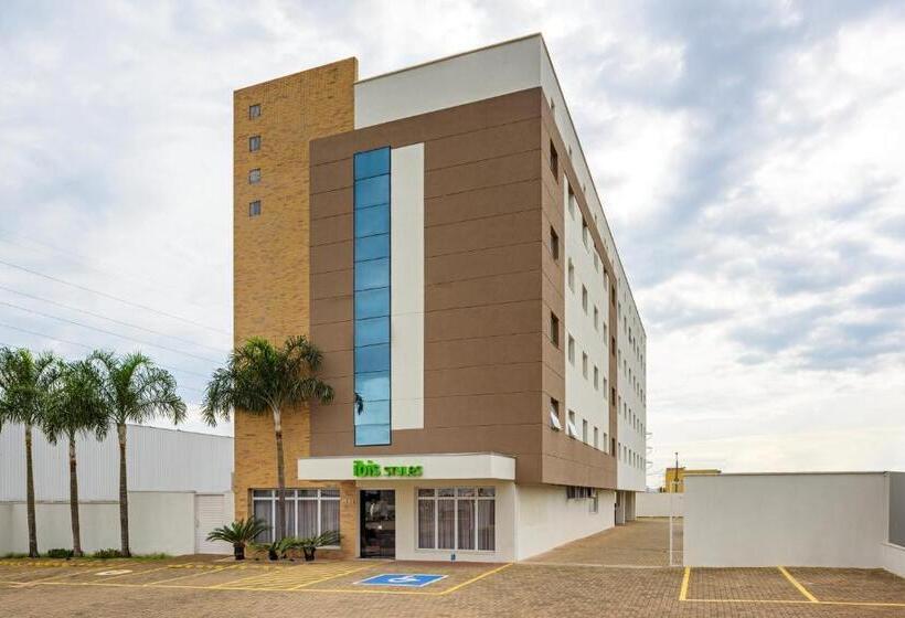 Отель Golden Tower Express Araraquara By Fênix Hotéis