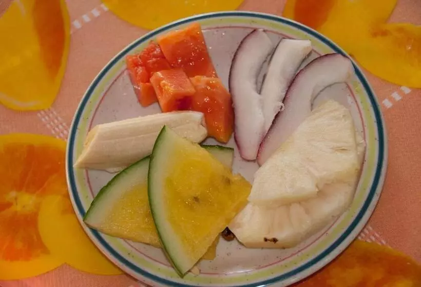 هتل Lighthouse Inn 2