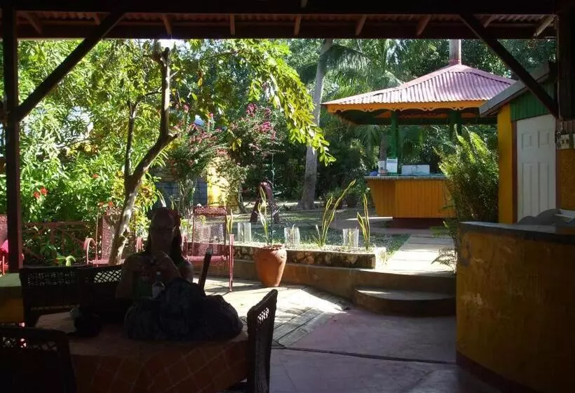 هتل Lighthouse Inn 2