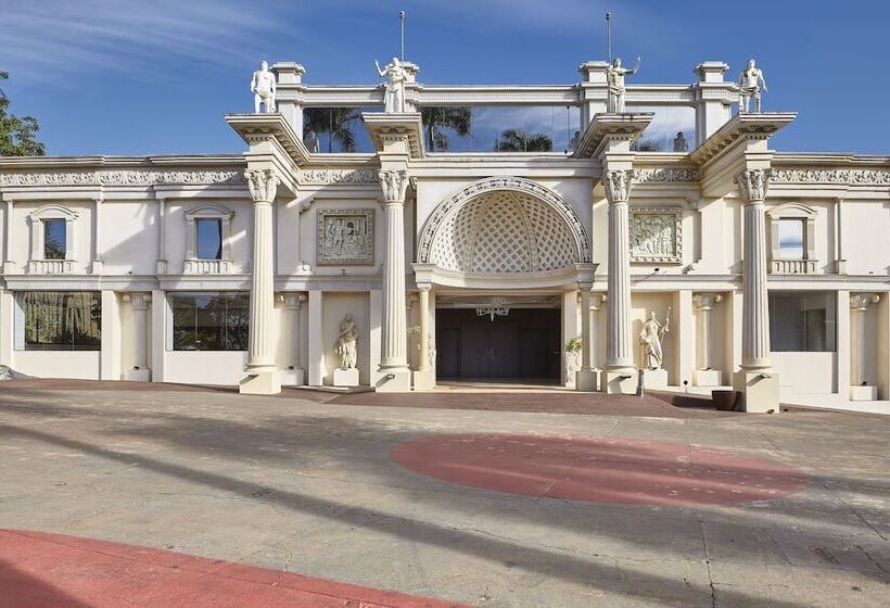 ホテル Mavsa Resort