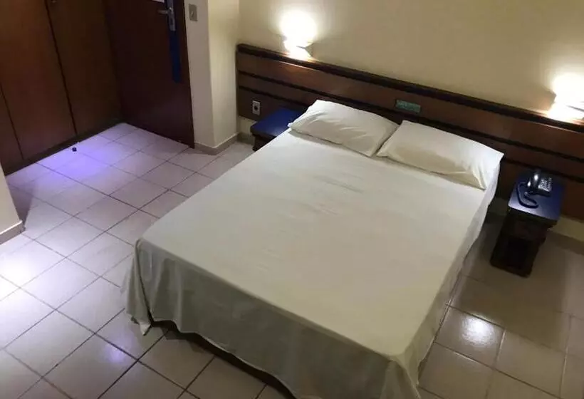 Hotel Oft Plaza Oeste