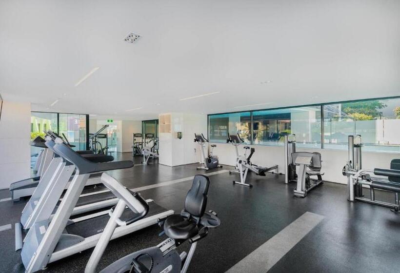 בית מלון כפרי Peppers Broadbeach