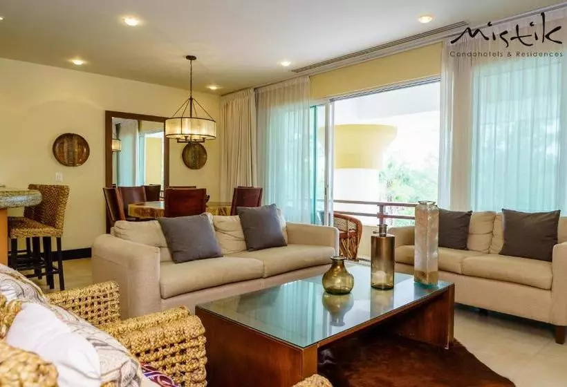 Hotel Pueblito Escondido By Mistik Vacation Rentals