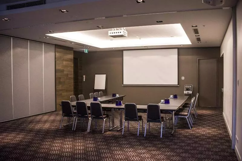 هتل Pullman Adelaide