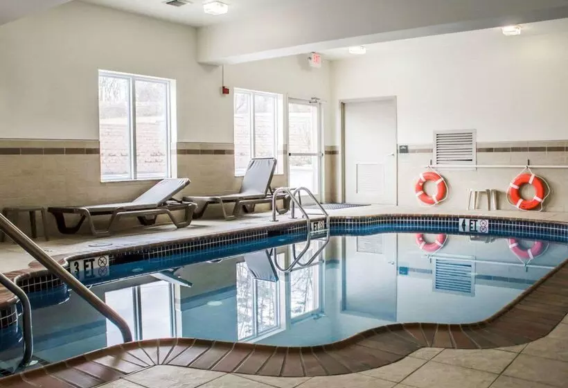 בית מלון כפרי Sleep Inn & Suites