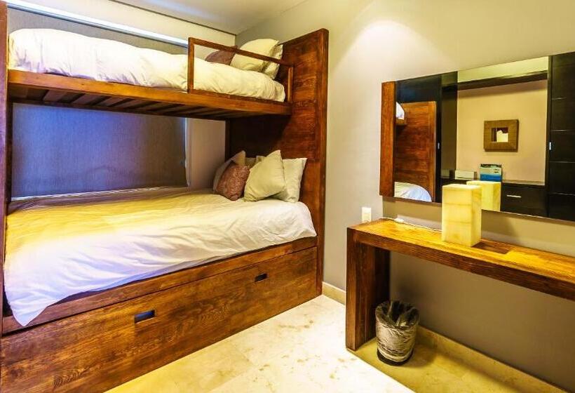 Szálloda The Elements Oceanfront & Beachside Condo