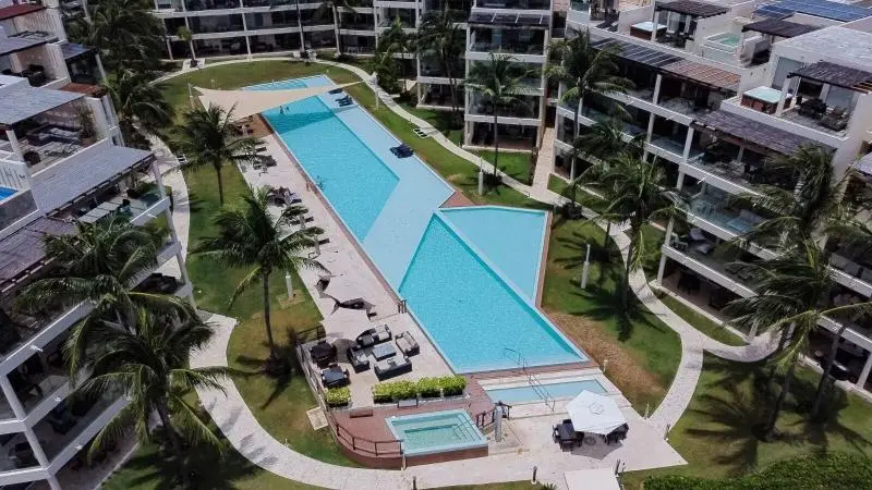 Hotelli The Elements Oceanfront & Beachside Condo