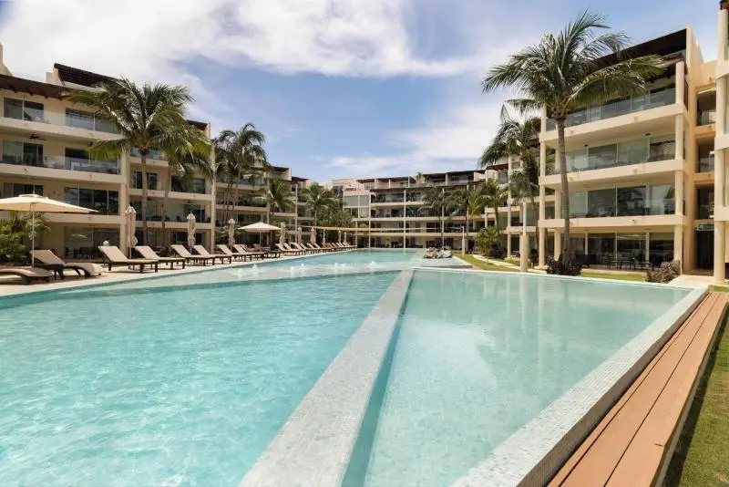 Hotelli The Elements Oceanfront & Beachside Condo