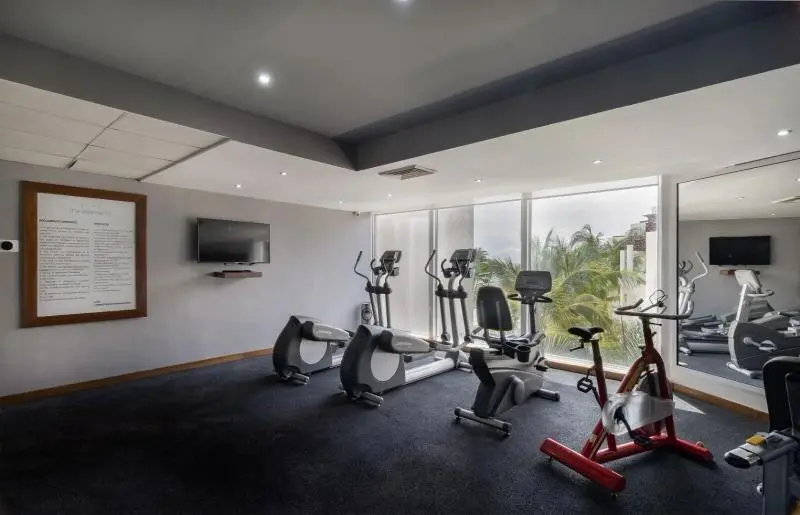 Hotelli The Elements Oceanfront & Beachside Condo