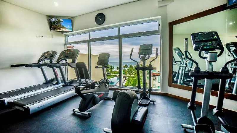 Hotelli The Elements Oceanfront & Beachside Condo