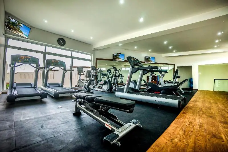 Hotelli The Elements Oceanfront & Beachside Condo