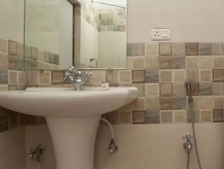 هتل Eastern Star By Oyo Rooms