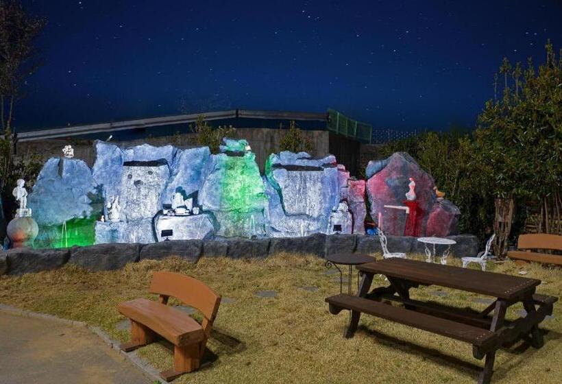 The Bay Hotel & Pool Villa