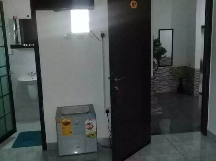 ペンション 3a's Guest House