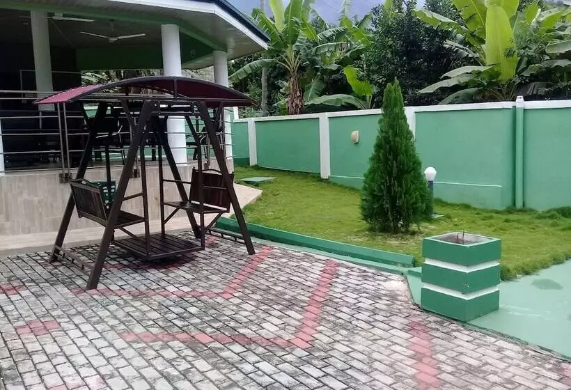 ペンション 3a's Guest House