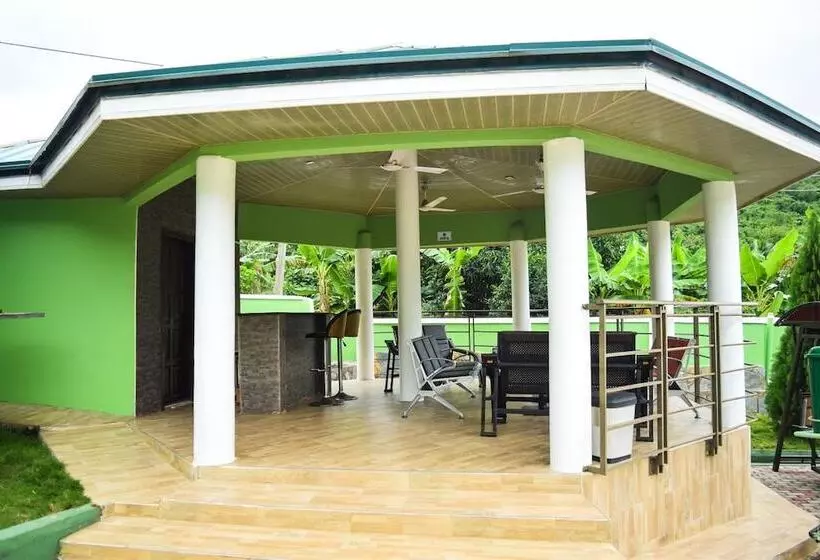 ペンション 3a's Guest House