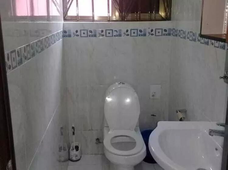 ペンション 3a's Guest House