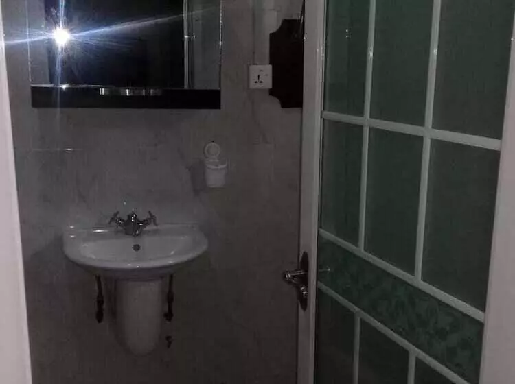 ペンション 3a's Guest House