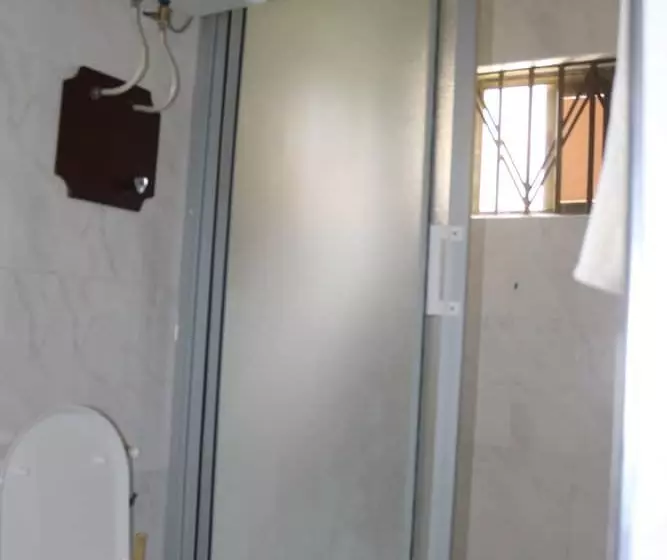 ペンション 3a's Guest House