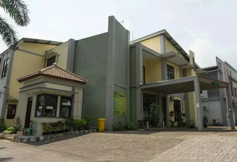 هتل Oyo 3803  Wonojati Syariah Malang