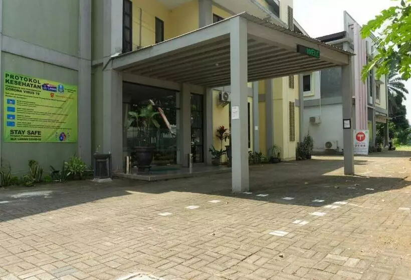 هتل Oyo 3803  Wonojati Syariah Malang