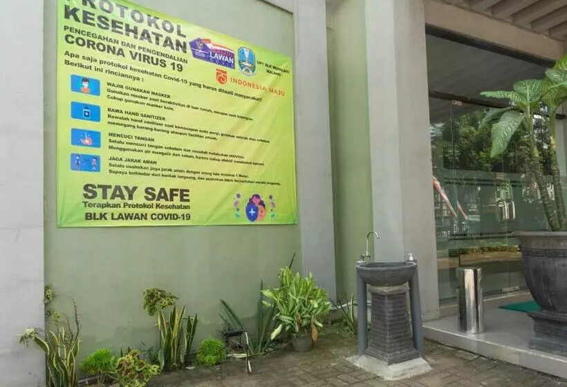 هتل Oyo 3803  Wonojati Syariah Malang