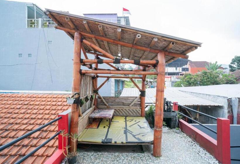 ホテル Reddoorz At Oro Oro Ombo Batu