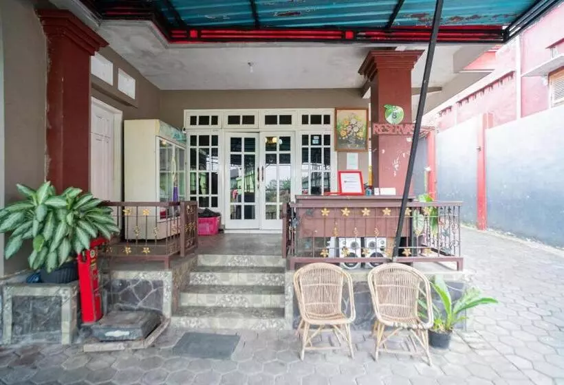 Hotelli Reddoorz At Oro Oro Ombo Batu