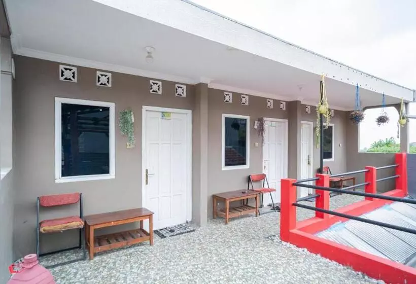 Hotelli Reddoorz At Oro Oro Ombo Batu