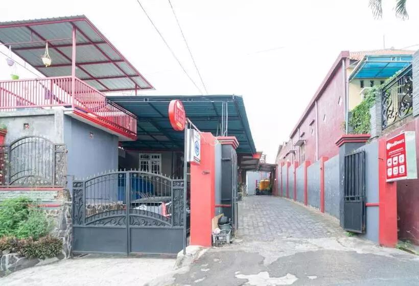 Hotelli Reddoorz At Oro Oro Ombo Batu
